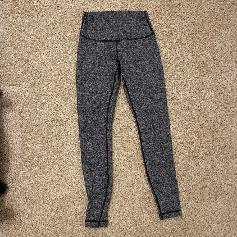 Lululemon Full length Leggings Black speckled pattern Size 8